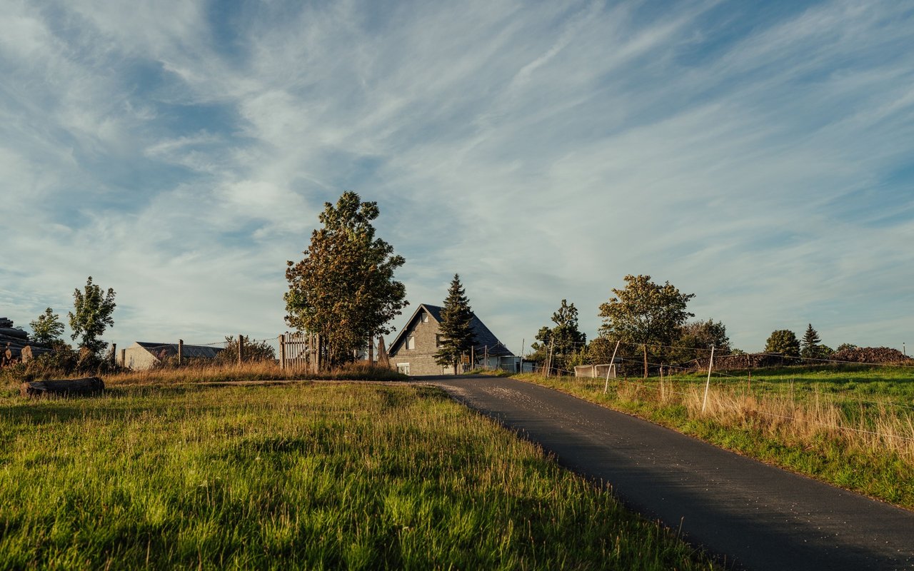 The Pros and Cons of Purchasing a Rural Property
