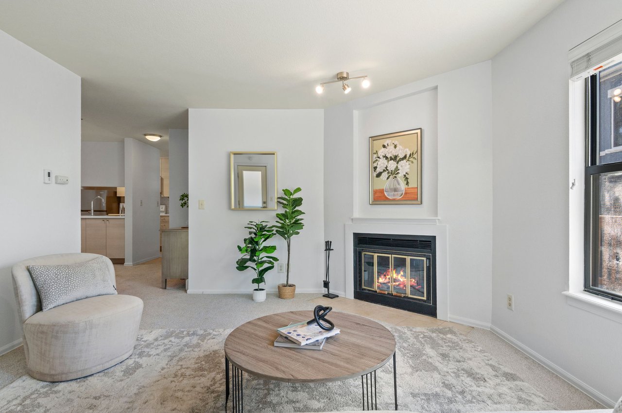 3025 Broadway Street Unit: 2