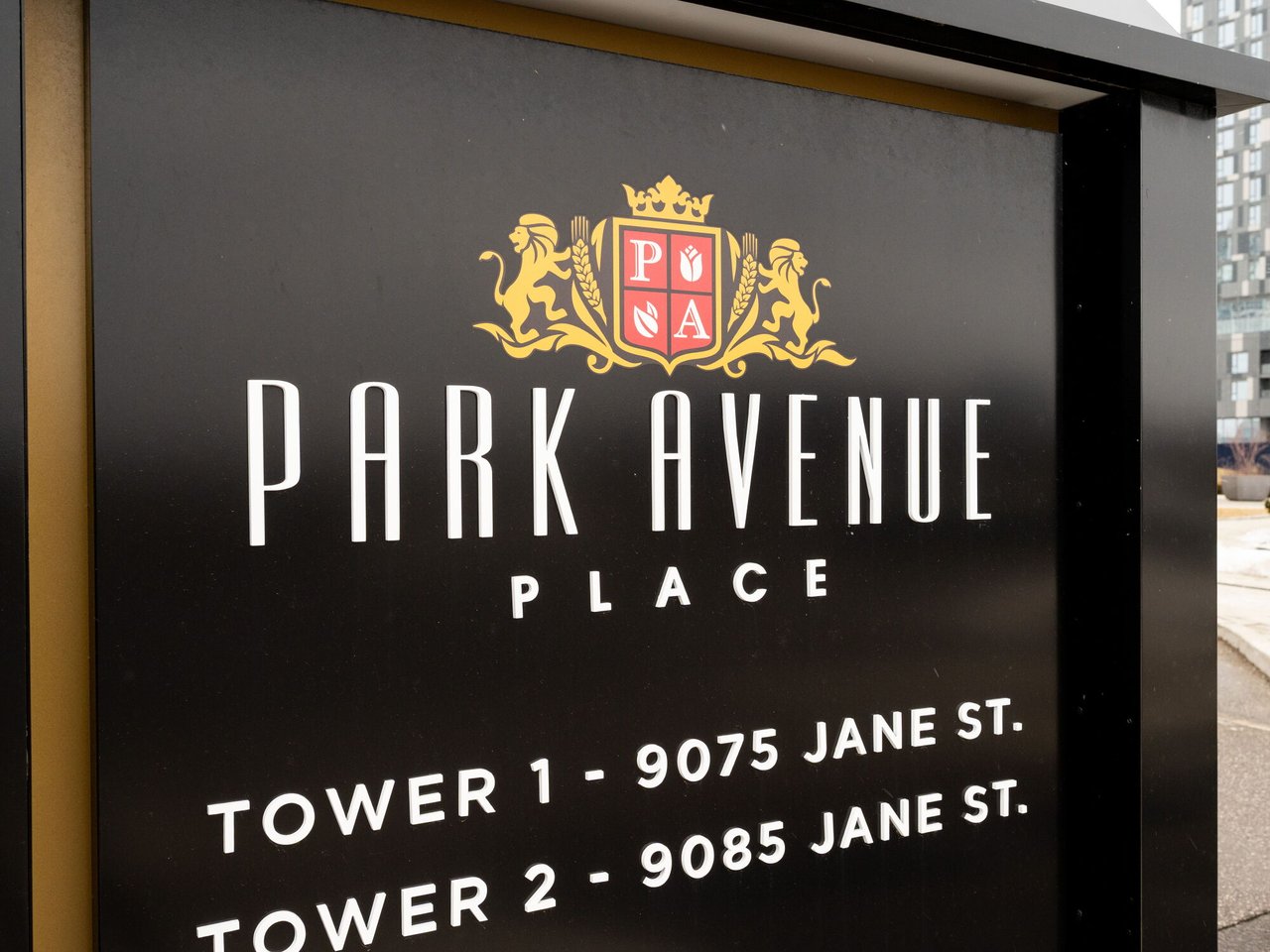 9075 Jane Street Unit: PH08
