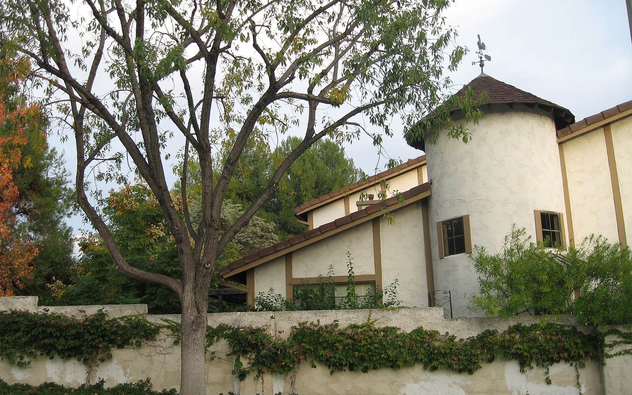 Strawberry Hill Apartments in the Forest Cove area of Agoura Hills, photographed in 2006