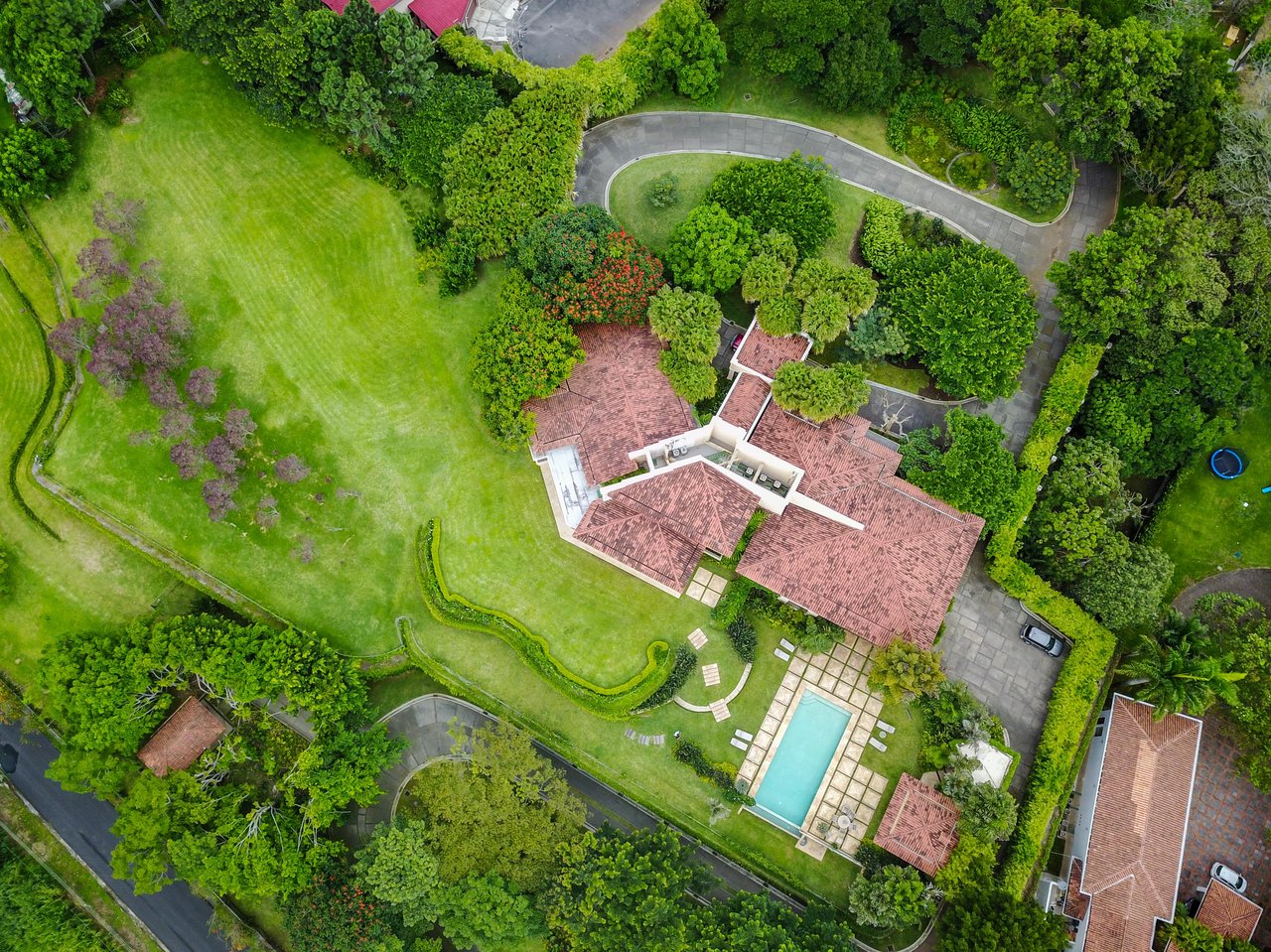 Hillgarden Estate in Escazu