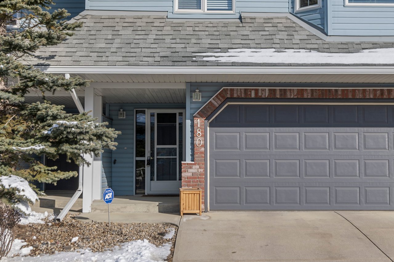 180 Valley Ridge Heights NW