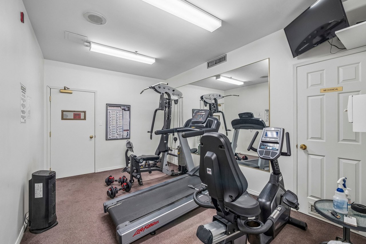 1818 Bayview Avenue #605