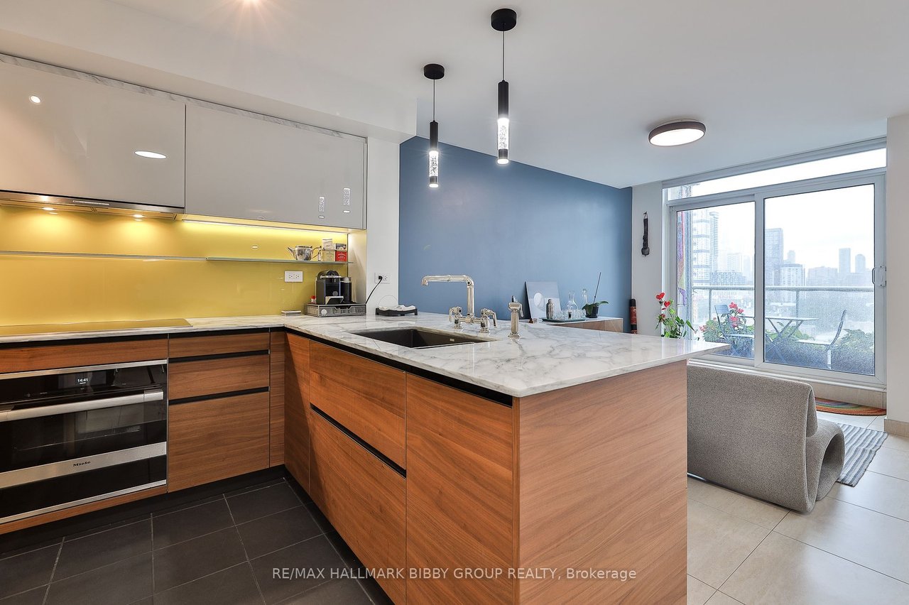 ST. LAWRENCE MARKET LUXURY FEATURE