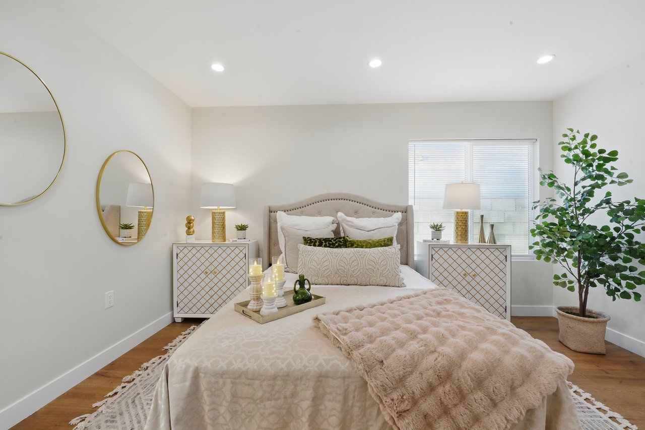 4 Units in North Hollywood