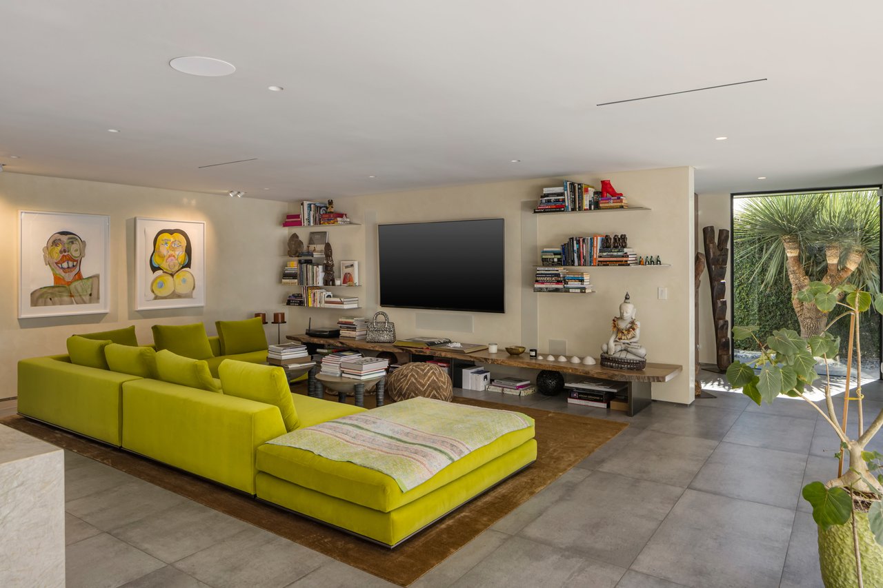 1087 Moraga Dr, Bel Air