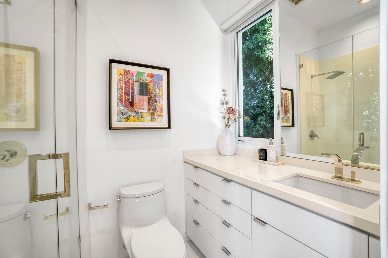 1116 Linda Flora Drive