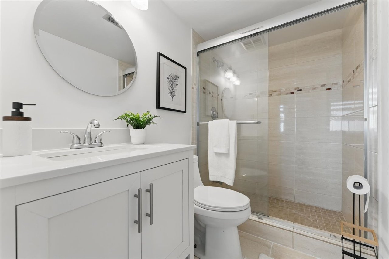 966 Inverhouse Dr 709