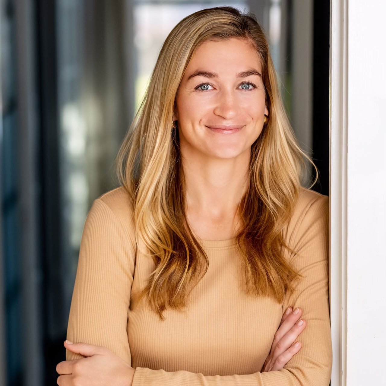 Annie Hinners Austin TX, Real Estate Agent Headshot