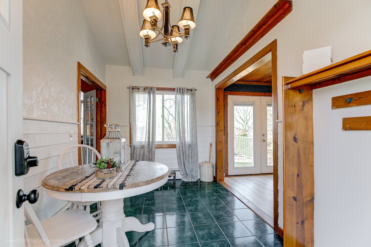 2685 Main Road, Tiverton, RI 02878