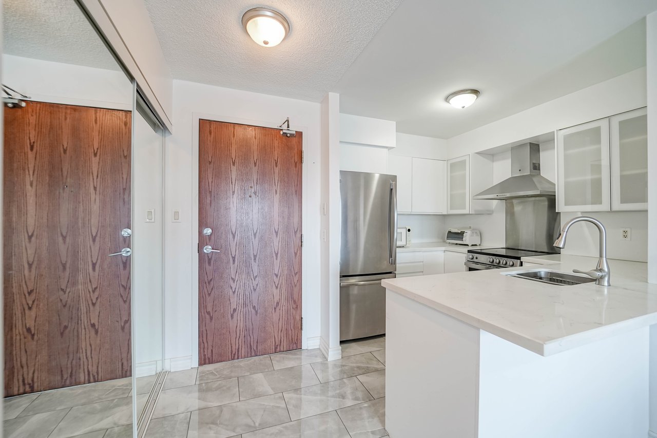 2772 Keele St 303