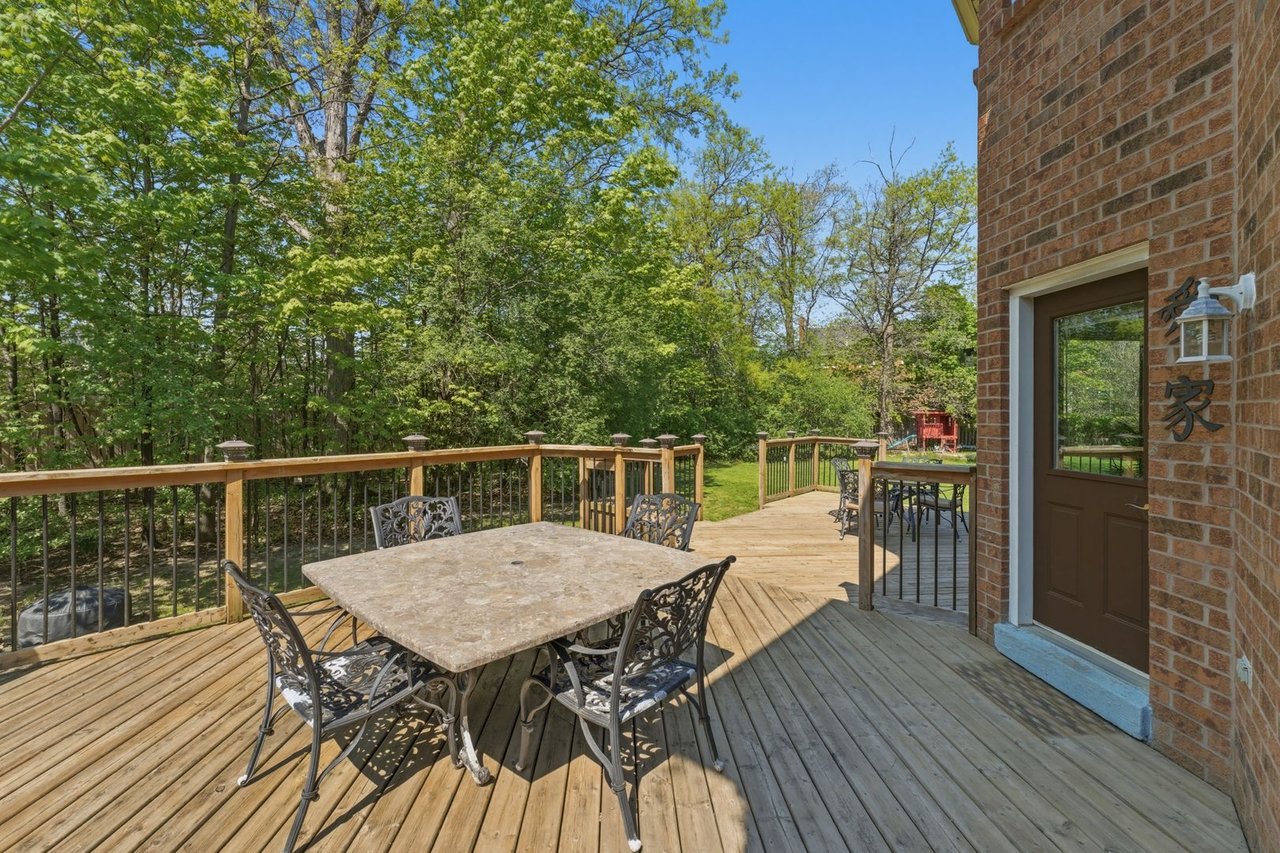 5211 Micmac Cres
