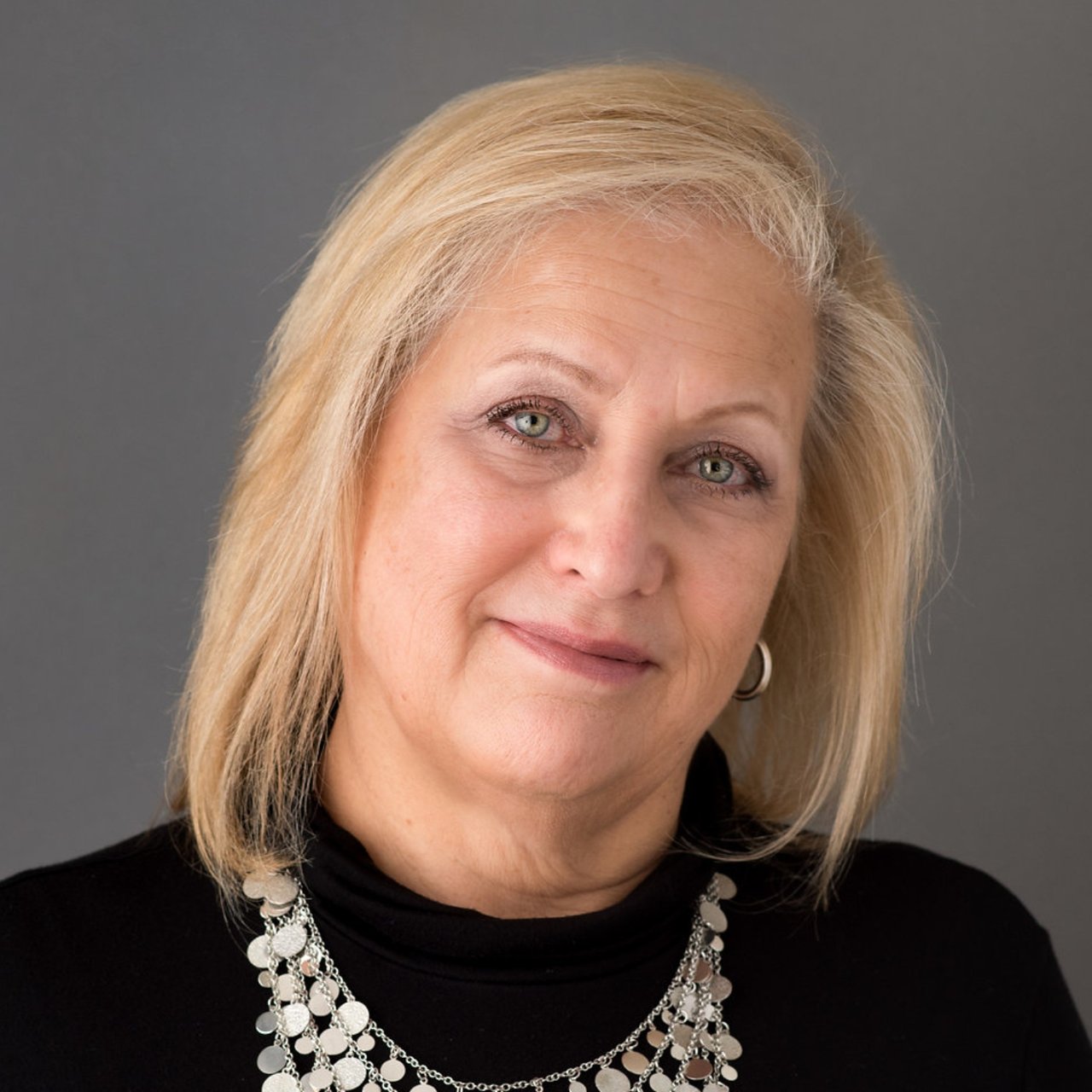 Faith Martin Downers Grove, IL Real Estate Agent Headshot
