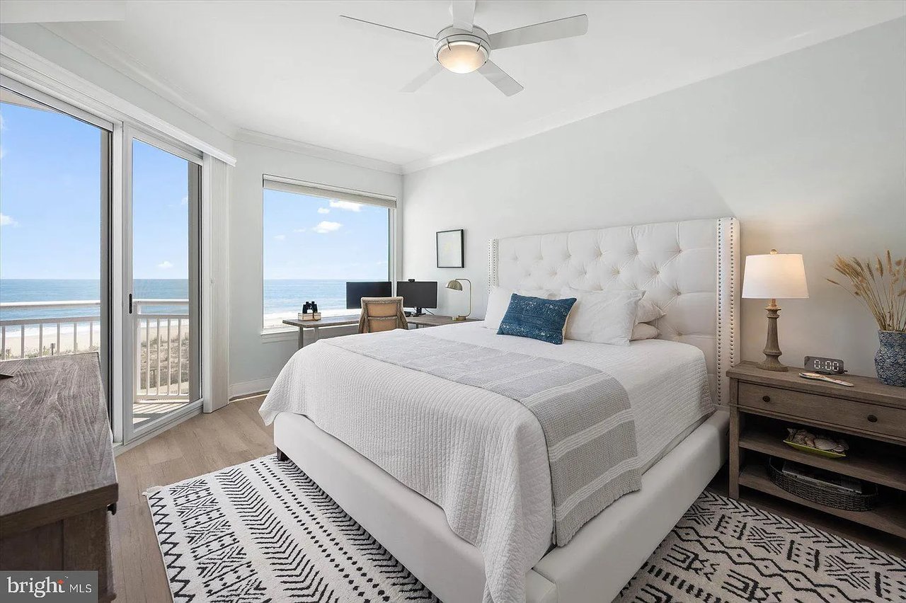 2 48th St Unit 207