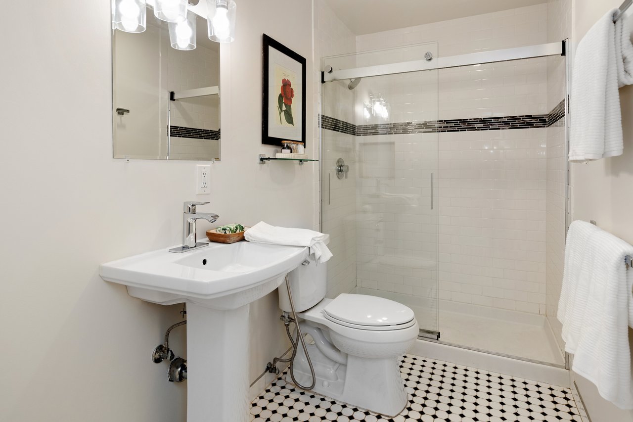 Sunny Spacious Home in Portola District