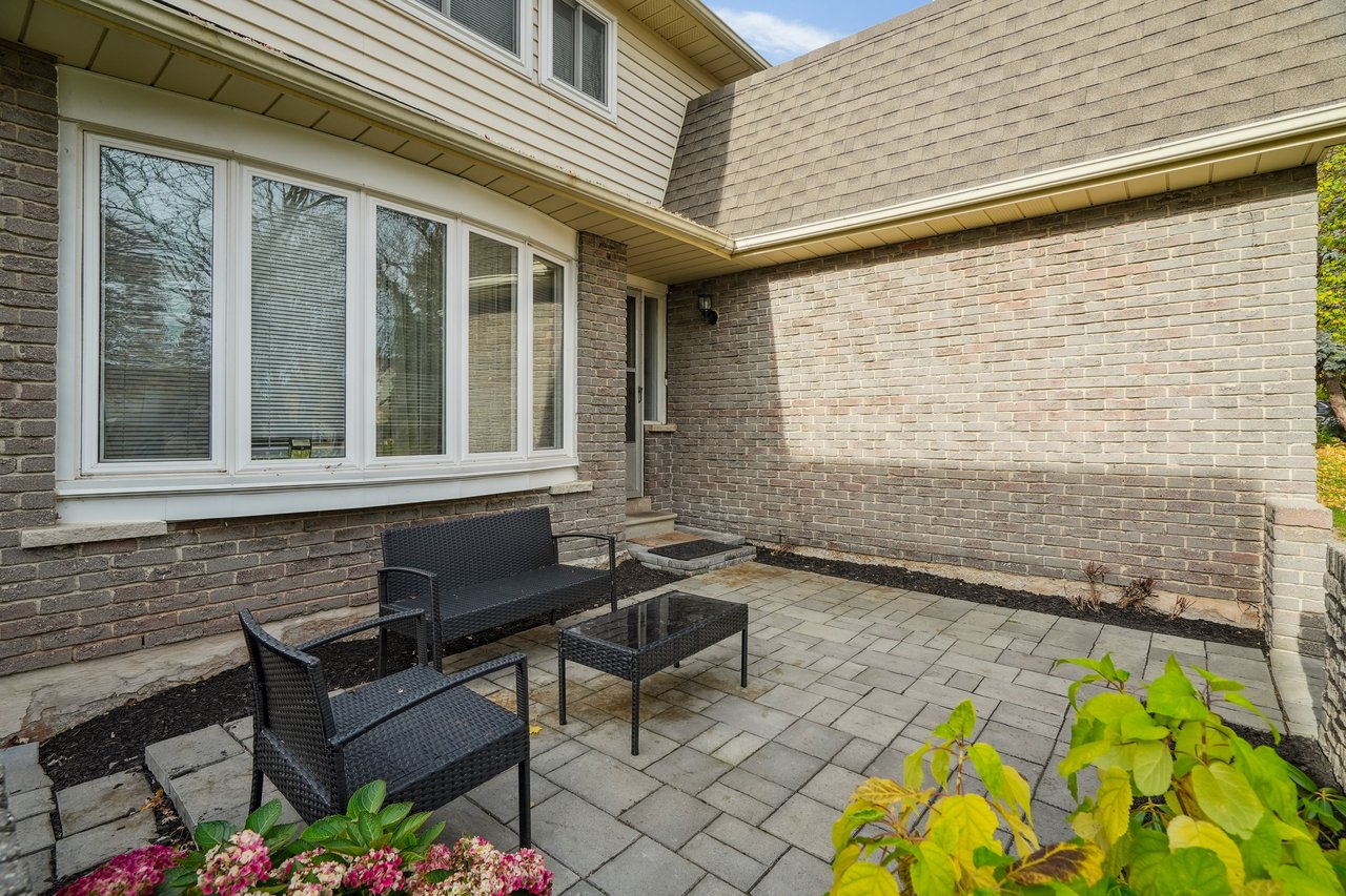 Perfect Family Home Backing onto Greenspace