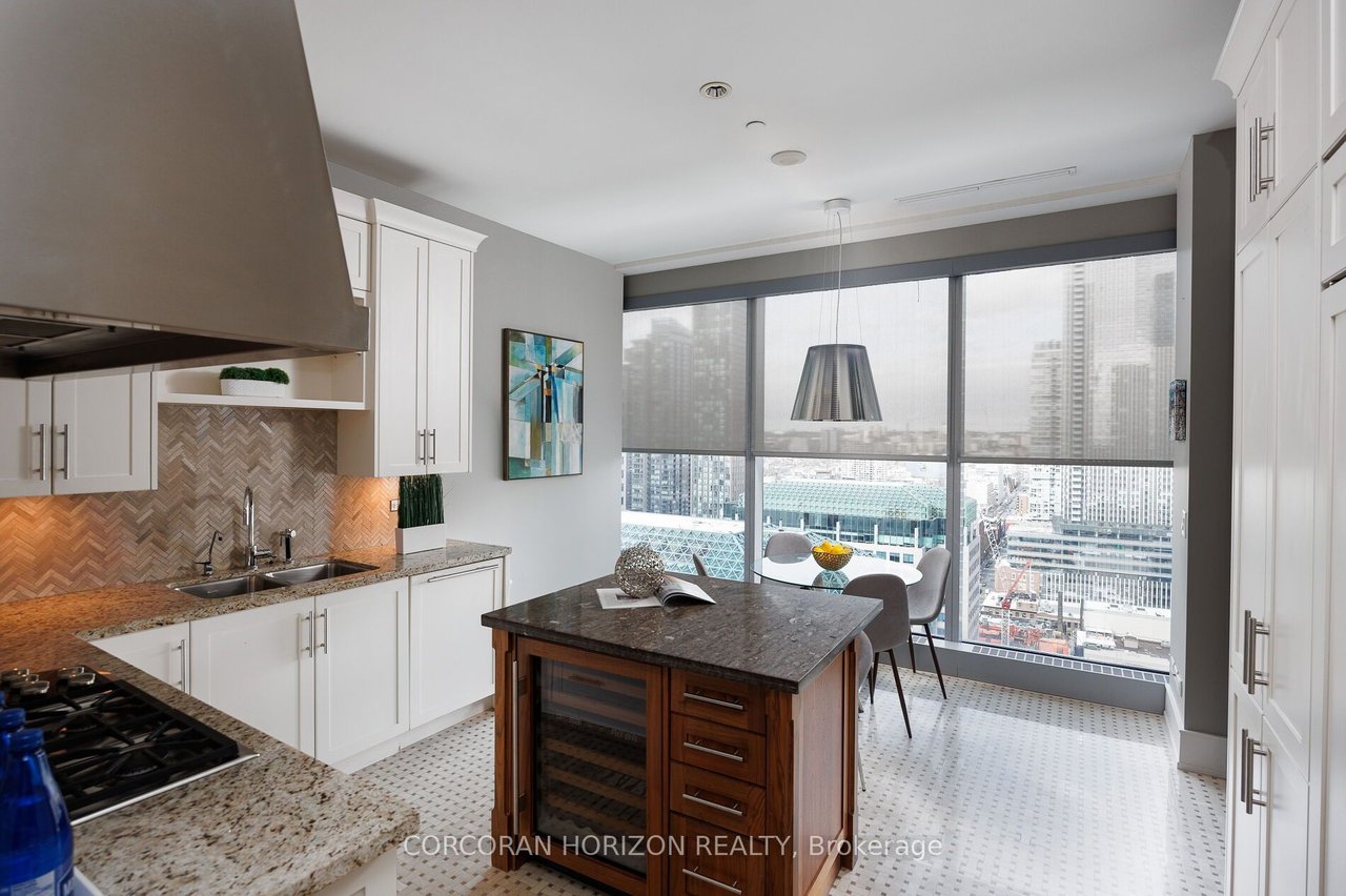 LUXURY AT THE RITZ RESIDENCES