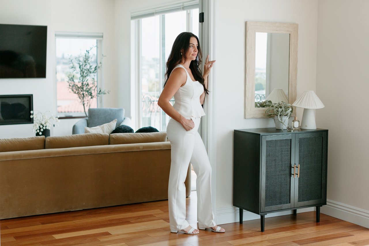 Kyndal Dejurnett posing for photo