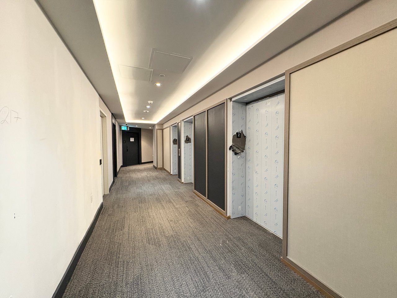 395 Dundas Street W Unit: 223