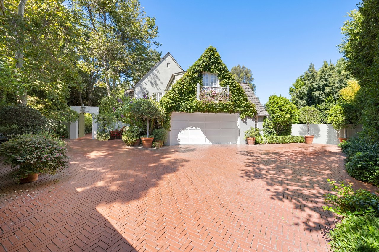 616 Perugia Way