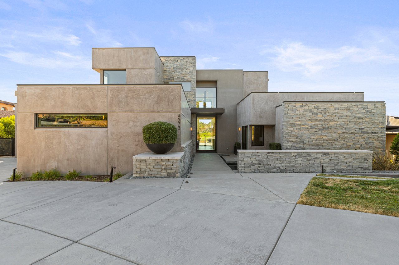 4573 Greenview Drive