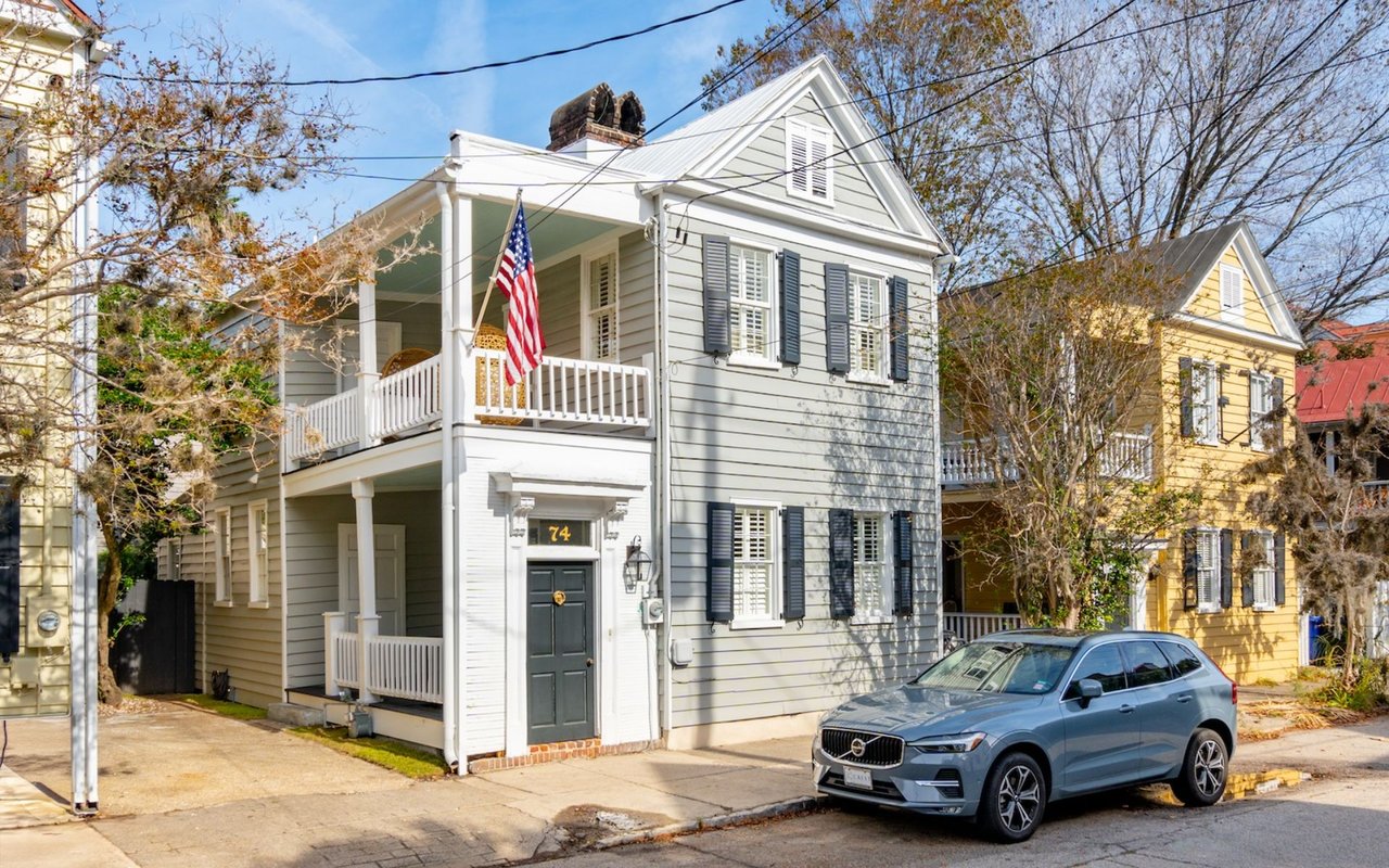 Beautifully Restored Charleston Single – 74 Vanderhorst Street