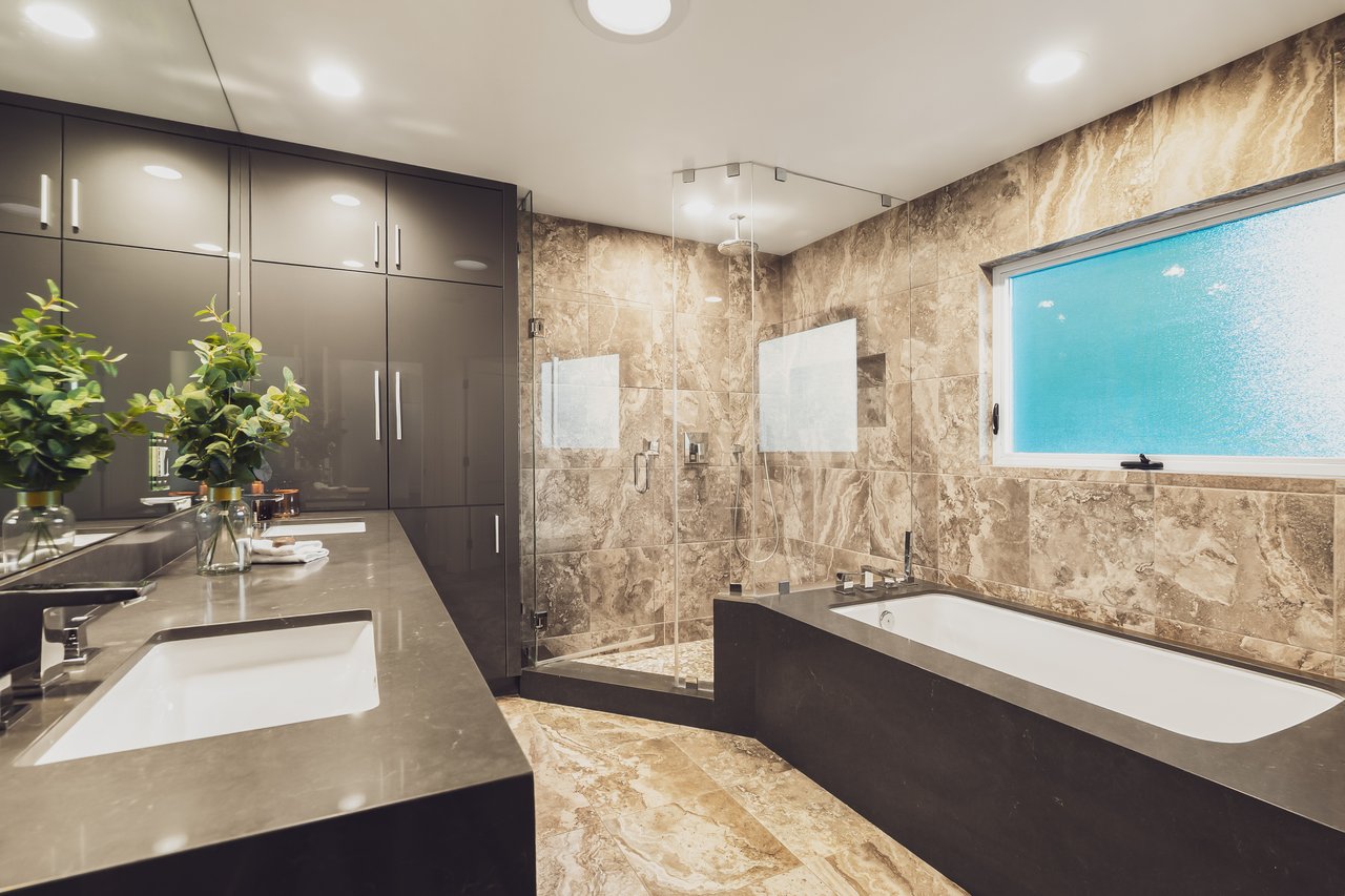 18065 Boris Dr, Encino