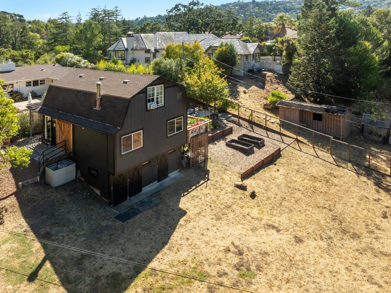 139 Deer Hollow Rd