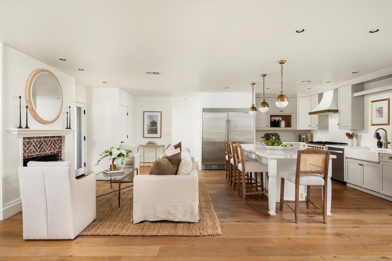 3131 N 53RD Place