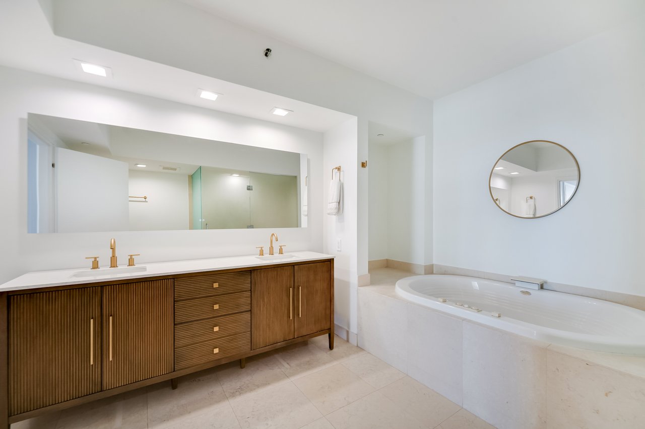 Icon South Beach Unit 906 | South Of Fifth