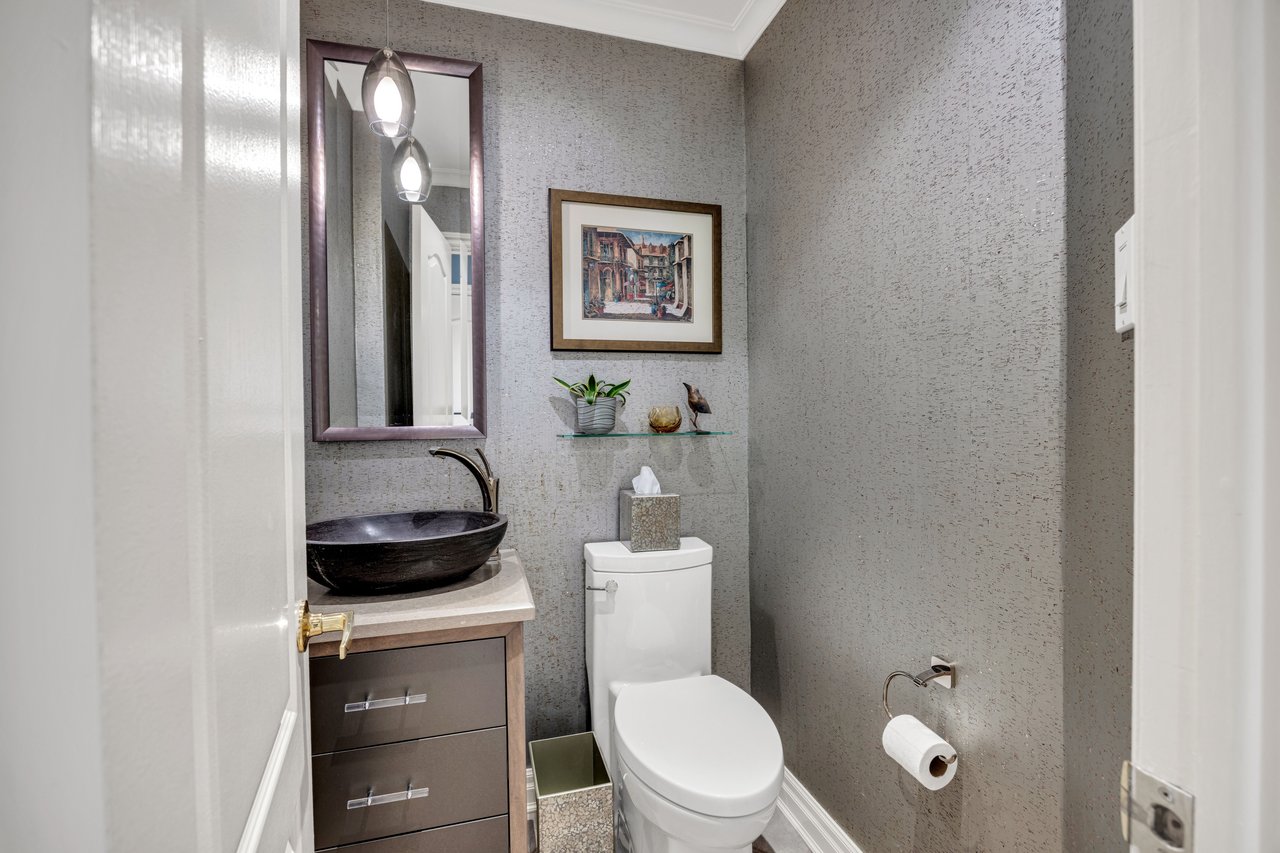 1346 Whiteoaks Avenue, Mississauga
