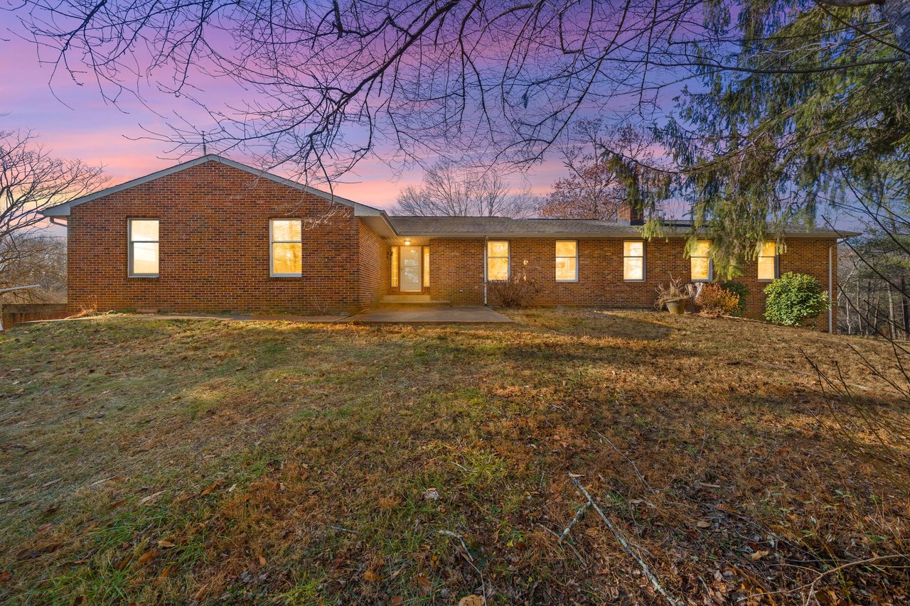 14428 Lee Hwy Amissville, VA 20106