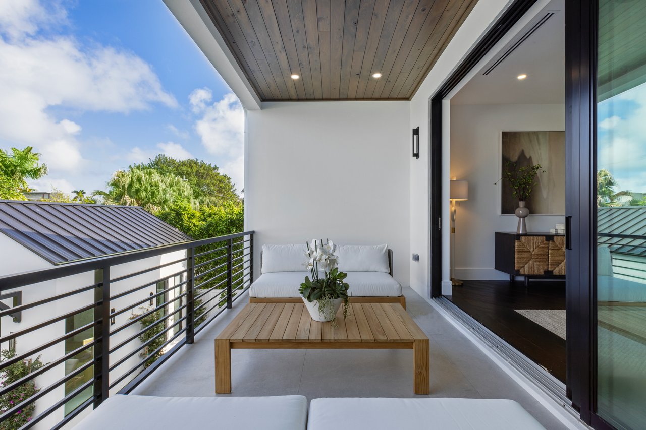 Murray Rd in Soso With Beautiful Water & Island Views