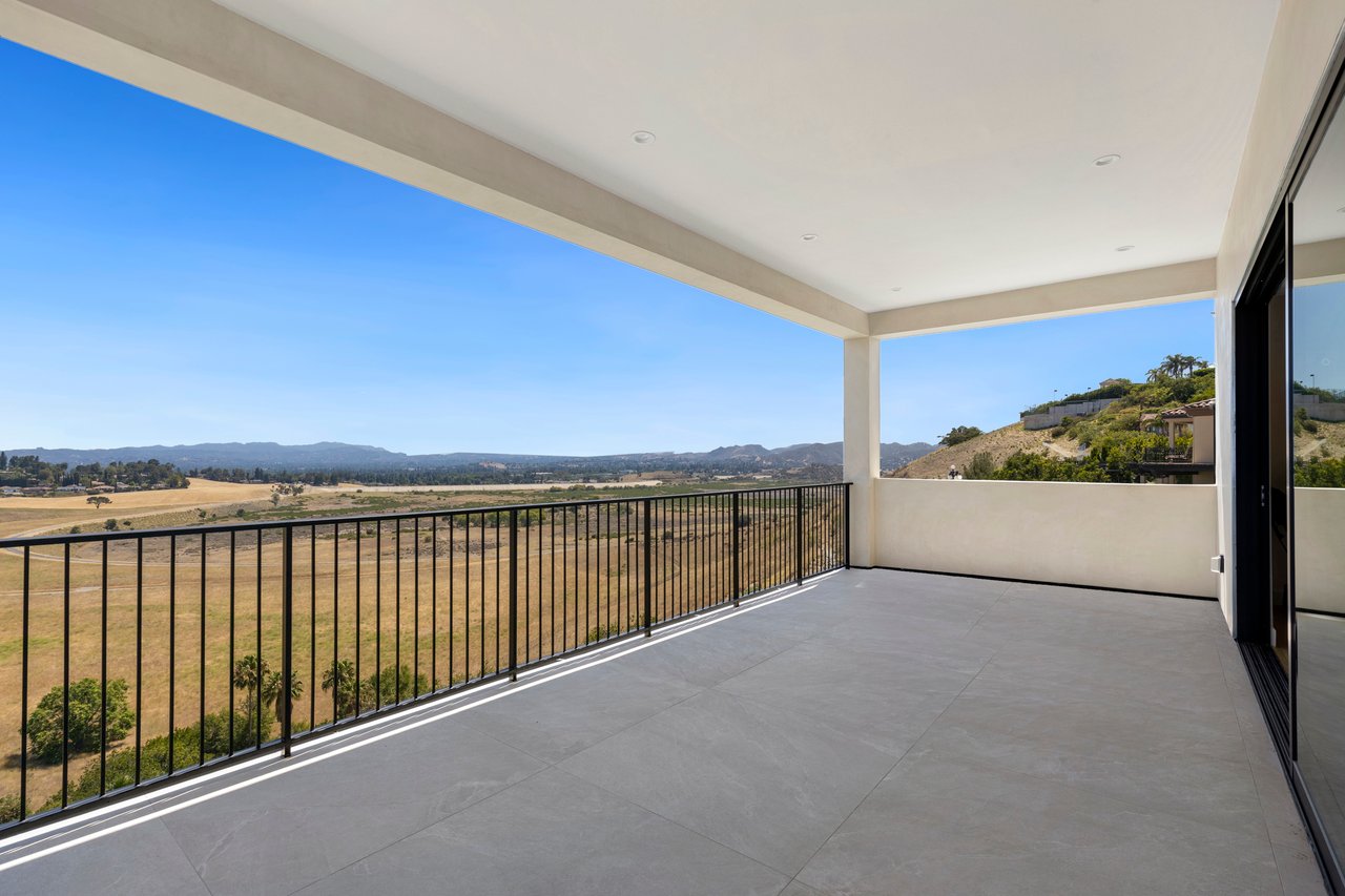 22328 S Summit Ridge Cir
