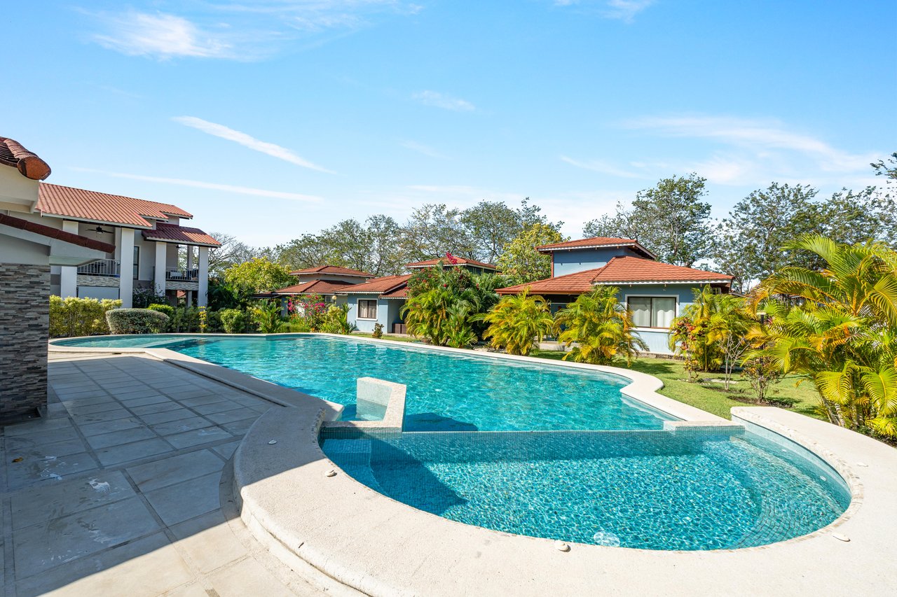 Condominio Villagio Parque del Lago Palma 21-1 | New two bedroom condo plus mezanine
