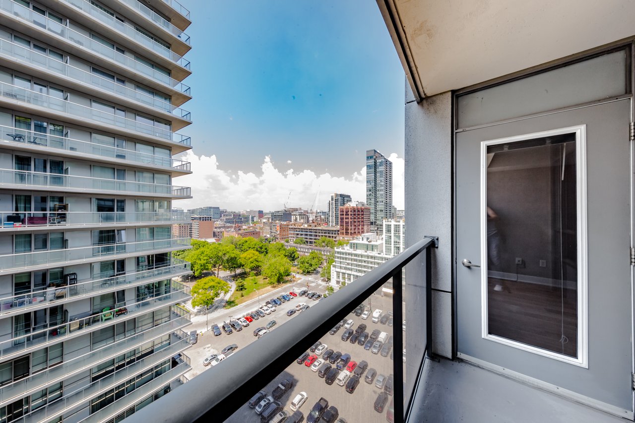 20 Blue Jays Way Unit 1705