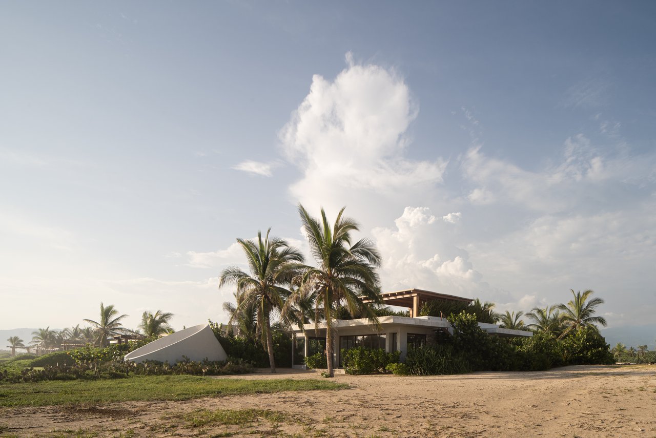 Marea Beachfront Villas H51 PH