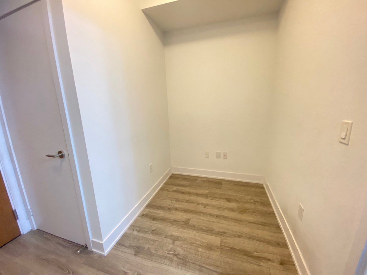 20 Shore Breeze Drive Unit: 2305