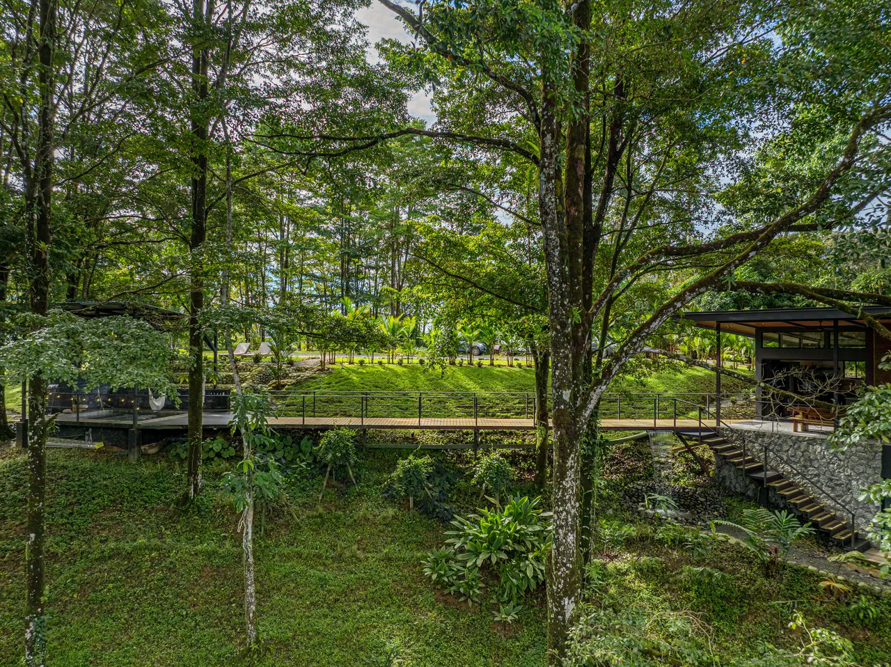 La Sombra Villas, Where Nature Meets Comfort in Tinamates!