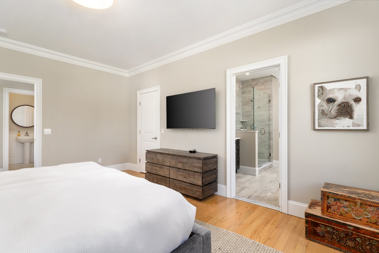 700 Gin Lane, Southold