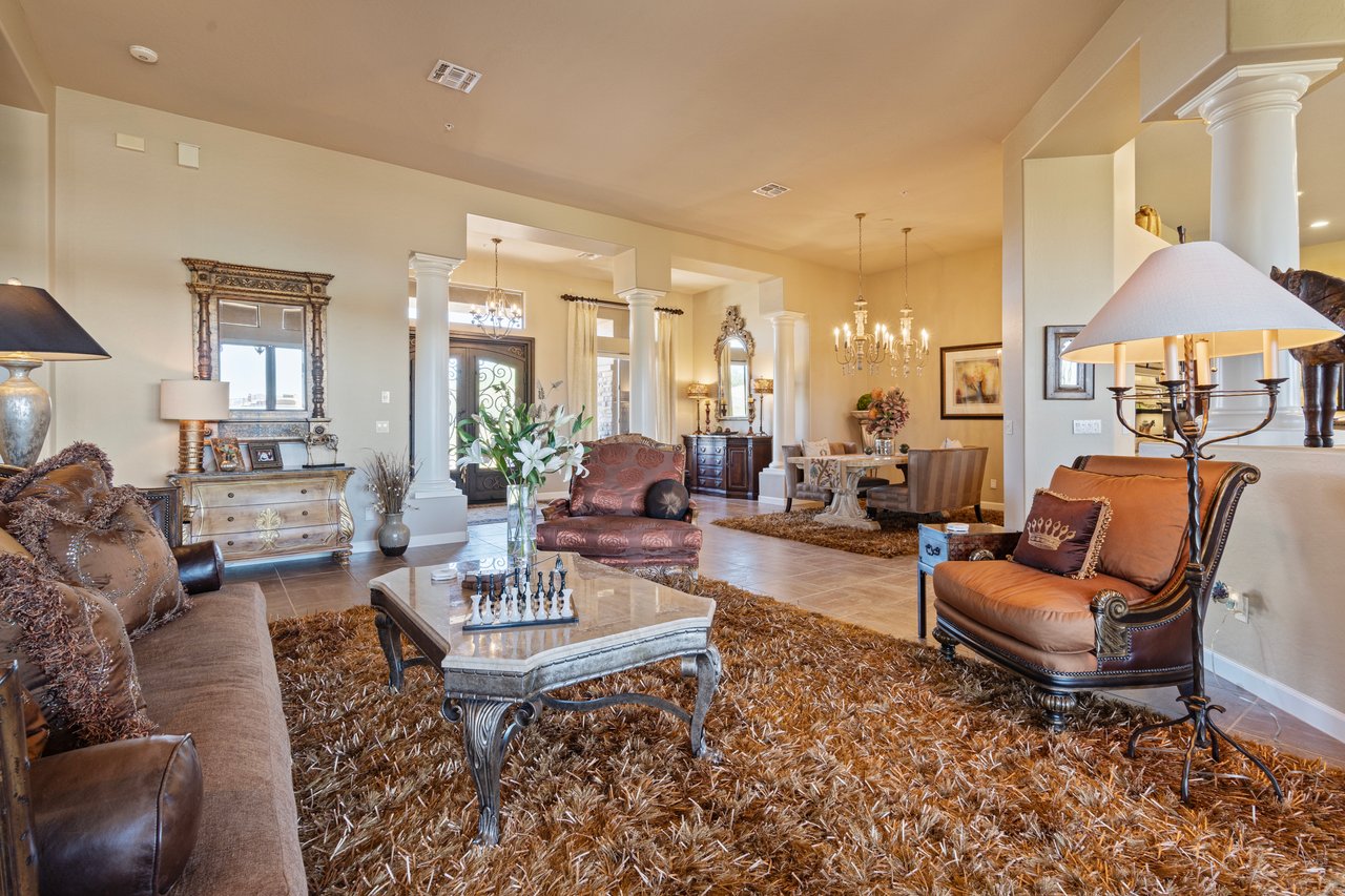 9812 E ROADRUNNER Drive