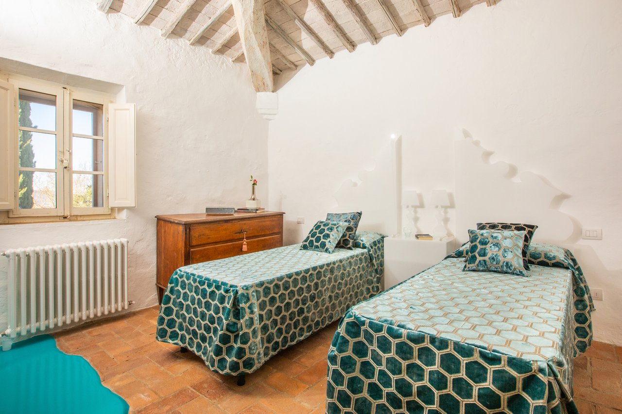Country Luxury Home For Rent in Valdorcia