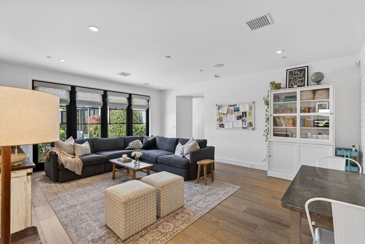 5217 E CALLE REDONDA