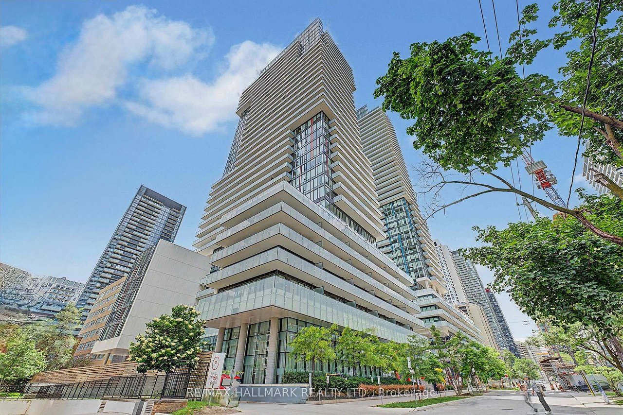 PRESTIGE LIVING AT YONGE & EGLINTON