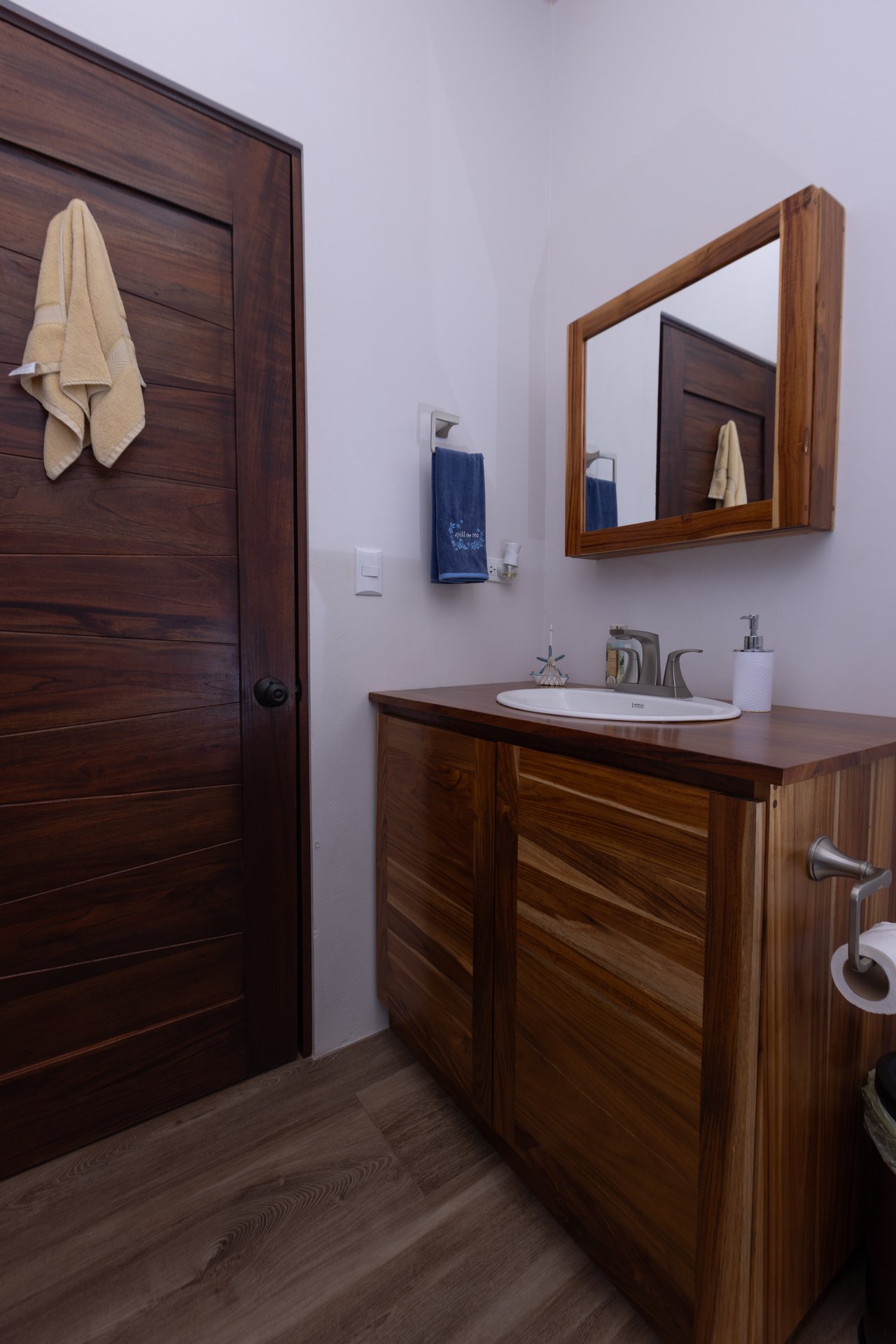 Turnkey Modern Home Near Quepos Marina – Move-In Ready! 2BDR&2BATHS