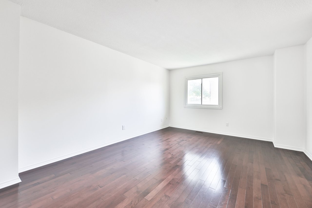 2-4635 Regents Terrace, Mississauga