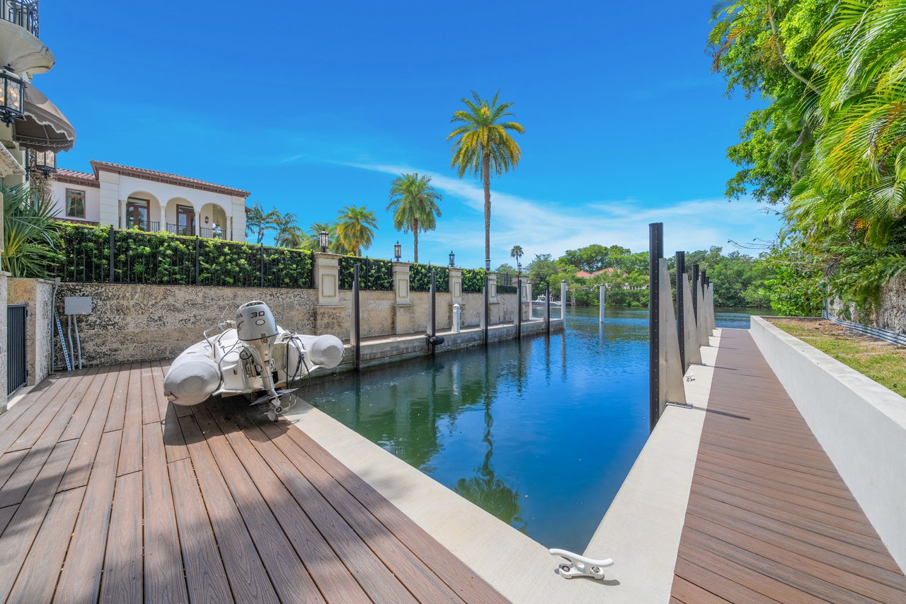 Edgewater Drive Estate