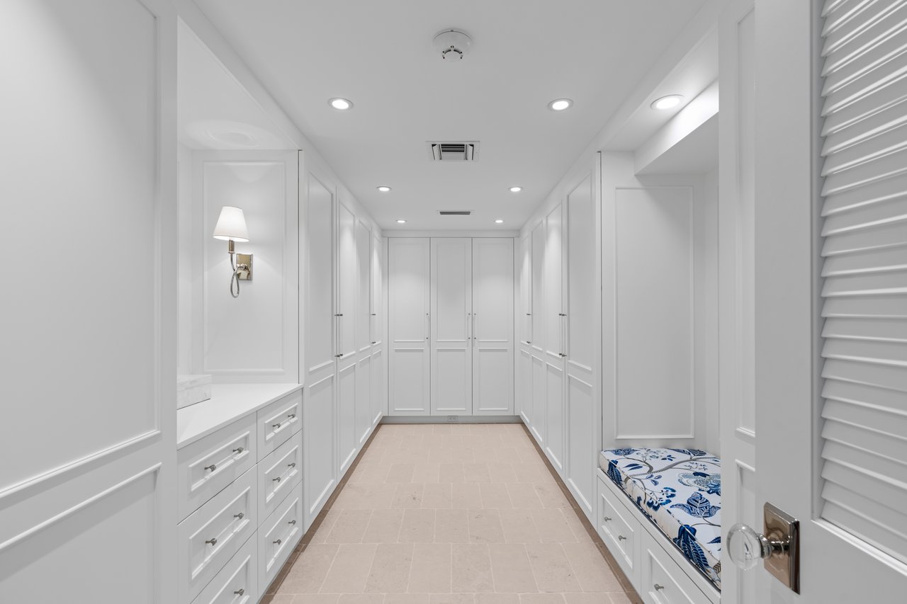 Entertainer’s Paradise in Prestigious Estate Section Enclave