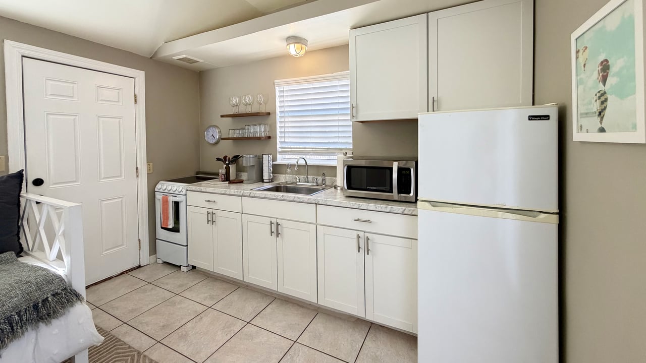 Charming 1925 Bungalow with Guesthouse in Orlando's Colonialtown