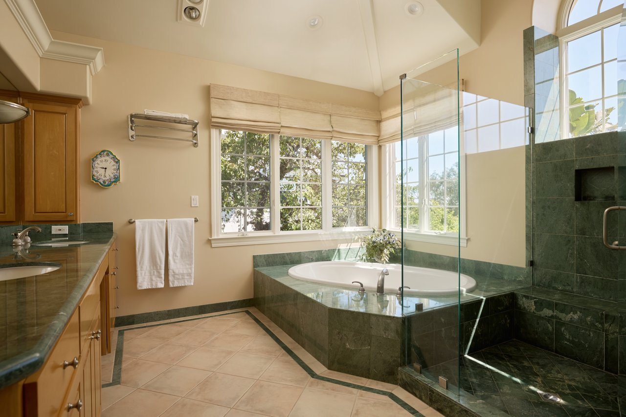 1300 Monaco Dr, Pacific Palisades